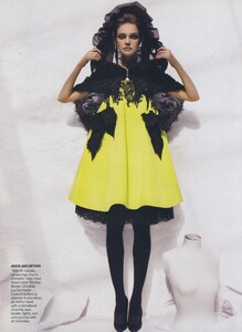 Demarchelier_US_Vogue_October_2008_06.thumb.jpg.a0d46e94fd4d6f793746abcde13364b4.jpg