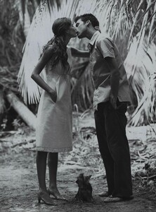 Elgort_US_Vogue_April_1999_04.thumb.jpg.71d3e54cabe291fe962e8109f8d7cdb6.jpg