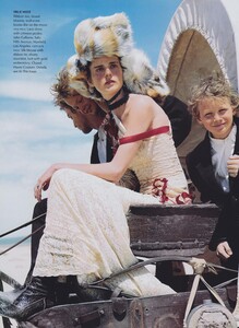 Elgort_US_Vogue_June_2001_03.thumb.jpg.944ee850dafb1e6b658e7e657bd95ed4.jpg