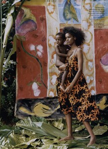 Elgort_US_Vogue_June_2003_04.thumb.jpg.67798323123e8dcae0f0bf9c113b9cdf.jpg