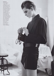 Fall_Meisel_US_Vogue_July_2001_07.thumb.jpg.17f2904822a2f0f3e05a0e259b2bcfd6.jpg