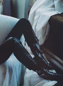 Fall_Meisel_US_Vogue_July_2001_13.thumb.jpg.760b1f09308bc25da1fba1850c05e239.jpg