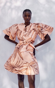 FashionTrends-01.thumb.jpg.2baeb84369807e36a89134f58b64da81.jpg