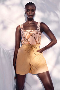 FashionTrends-04.thumb.jpg.1e1a1d40281eda9eda76aadac236cf5f.jpg
