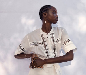 FashionTrends-06.thumb.jpg.7af69ebb79510532c305531b38008056.jpg
