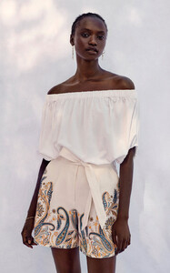 FashionTrends-11.thumb.jpg.d1510ba8ba7f3cf1cd61ebf600edf8c7.jpg