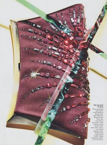 Fire_Meier_US_Vogue_May_2005_04.thumb.jpg.99681a8e15443d2756c7516ce6811f28.jpg