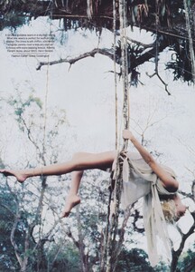 Grecian_von_Unwerth_US_Vogue_May_1994_01.thumb.jpg.eb0d4191813252b0583b05539193d842.jpg