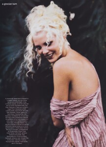 Grecian_von_Unwerth_US_Vogue_May_1994_09.thumb.jpg.06ac17aef3d3ade06ee34e123a10d1fe.jpg