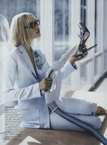 Jean_Roy_US_Vogue_December_2007_03.thumb.jpg.b36c2b139dcca9152f526ea3611d277f.jpg