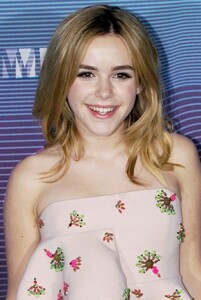 Kiernan-Shipka-sexy-picture.jpg