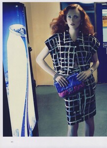 Klein_US_Vogue_March_2009_05.thumb.jpg.059a0561b32a5c4b089b24f60beb9c6d.jpg