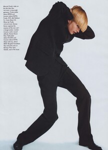 Large_Meisel_US_Vogue_August_1997_05.thumb.jpg.2f96498f8aaaeaab97aeb99a7d6d52d6.jpg