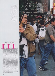 Leibovitz_US_Vogue_August_1997_05.thumb.jpg.bfb9e6c210da50acea24e1935174eb9e.jpg
