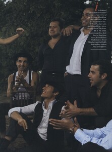 Leibovitz_US_Vogue_December_2007_14.thumb.jpg.228a97668e2c00484da76319261c8e51.jpg