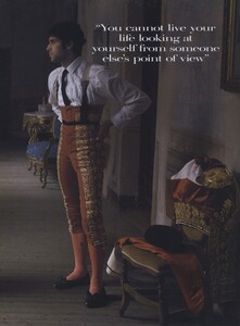 Leibovitz_US_Vogue_December_2007_16.thumb.jpg.1acfd765152844b11ad136ea1ddba0b4.jpg