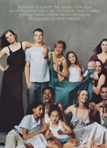 Leibovitz_US_Vogue_July_2002_02.thumb.jpg.9e1bdffb98e50f8d997aeb8bc8d677a8.jpg