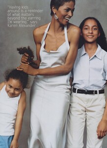 Leibovitz_US_Vogue_July_2002_06.thumb.jpg.a42d2ab356293295cf2eb188806353a7.jpg