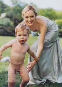 Leibovitz_US_Vogue_July_2002_14.thumb.jpg.77a092a60a62640137b54727a5c61c4f.jpg