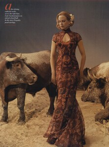 Leibovitz_US_Vogue_July_2008_11.thumb.jpg.7e67f9f738228d96ca5d4215d53c78e3.jpg