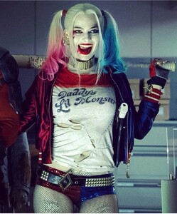 MARGOT-ROBBIE-HARLEY-QUINN-SUICIDE-SQUAD-wallpaper-wp6009404.jpg