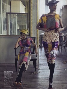Madcap_Meisel_US_Vogue_February_2009_11.thumb.jpg.e6effe05152337f118c5e93ba36560b4.jpg