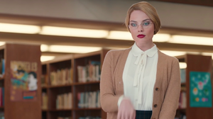 Margot_Robbie_SNL16.mkv_000036708.png