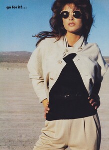 Maser_US_Vogue_May_1988_03.thumb.jpg.8d91c72a66f038399a749fcdc5f357b9.jpg