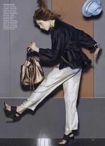 Meier_US_Vogue_February_2009_04.thumb.jpg.e1c180d57e9d25c76eaa8d831b998593.jpg