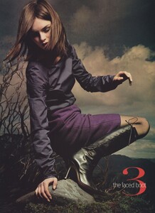 Meier_US_Vogue_July_2001_04.thumb.jpg.127963ac7e513ac32cedf5126151a8c9.jpg