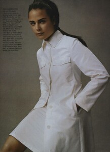 Meisel_US_Vogue_April_1999_05.thumb.jpg.0486a0d11494e1cb61a4d863b8effc05.jpg
