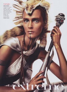 Meisel_US_Vogue_April_2001_01.thumb.jpg.0c0a5bd5de9480cca8d1e0083a17d998.jpg