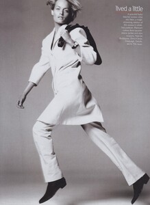 Meisel_US_Vogue_August_2001_06.thumb.jpg.234be2083acdb7ab4d6e37d5041f2f3c.jpg