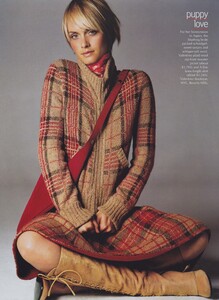 Meisel_US_Vogue_August_2001_09.thumb.jpg.0c51cb72015a18cd6ac0b4bc97ec520e.jpg