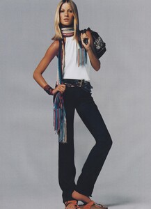 Meisel_US_Vogue_December_2001_07.thumb.jpg.6ae3b7b2711467bb47ffa62832dc04af.jpg