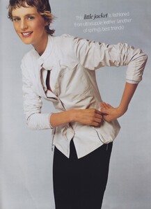 Meisel_US_Vogue_January_2002_10.thumb.jpg.c74aa4f4f06eb0ced0c127e008ff8f22.jpg