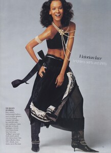 Meisel_US_Vogue_January_2002_11.thumb.jpg.0fc18e7ad9d3162fd1577a165ab1987b.jpg