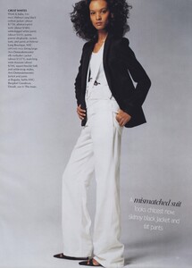Meisel_US_Vogue_January_2002_15.thumb.jpg.2a3bb4298b898c61284a8fd16e01a10a.jpg