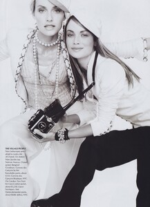 Meisel_US_Vogue_May_2002_07.thumb.jpg.da2382dbf751d3e905cdc10642cef3f0.jpg