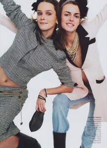 Meisel_US_Vogue_May_2002_11.thumb.jpg.8d76d0fe0526c498dcd6abb922519dee.jpg