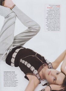 Meisel_US_Vogue_May_2002_19.thumb.jpg.54514a3f5427875d6c048c7983b8477c.jpg
