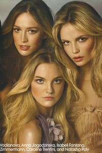 Meisel_US_Vogue_May_2009_Cover_03.thumb.jpg.65a10aff454cf8d98f3f6ae345e5d350.jpg