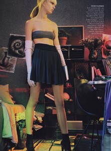 Mini_Klein_US_Vogue_February_2001_08.thumb.jpg.7c1bf4953a852bf6b77d167d1d35206b.jpg