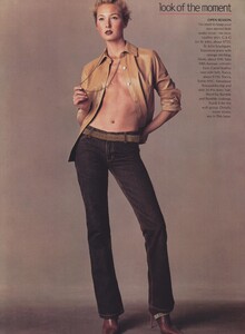 Munro_US_Vogue_April_2001_05.thumb.jpg.7a122df2752cc45d3efadef8b569a112.jpg