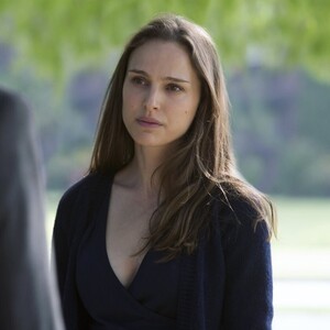 Natalie-Portman-Nude-Academy-Award-15.jpg