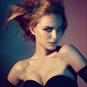 Natalie-Portman-Nude-Academy-Award-21.jpg