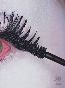 Penn_US_Vogue_July_2001_04.thumb.jpg.b14d4ba3e4e0aab70a67fe16bab52e1c.jpg