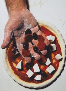 Pizza_Penn_US_Vogue_August_2000_02.thumb.jpg.83704471449abb3bcac2c06e6c8182d9.jpg