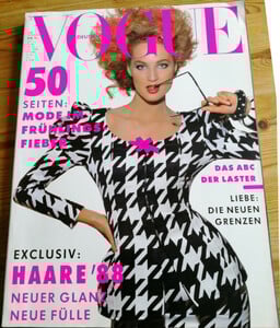 RebeccaVgDe0288cover.thumb.jpg.c85240a358c6703df8bd1d6e3431122b.jpg