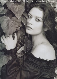 Ritts_US_Vogue_July_2001_05.thumb.jpg.b82000cf09474c54338654e13ef3c3d6.jpg